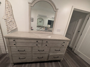 Legacy Classic Belhaven Weathered Plank 8 Drawer Dresser With Mirror (69 in x 19 in x 39 in)