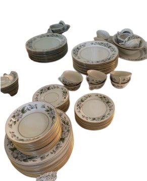 Governor’s Mansion Vogue Ceramic Industries “Arlington” Dinnerware Set Service for 9 (36 Pieces)
