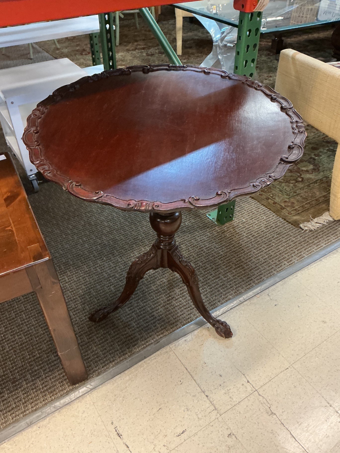 Round Tilt Top Side Table (28”x29”H)