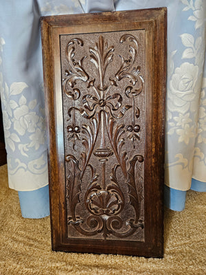 French carved panel, renaissance revival, walnut Walnut French walnut / noyer