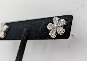 Earrings 18k White Gold Flowers w/ Diamonds