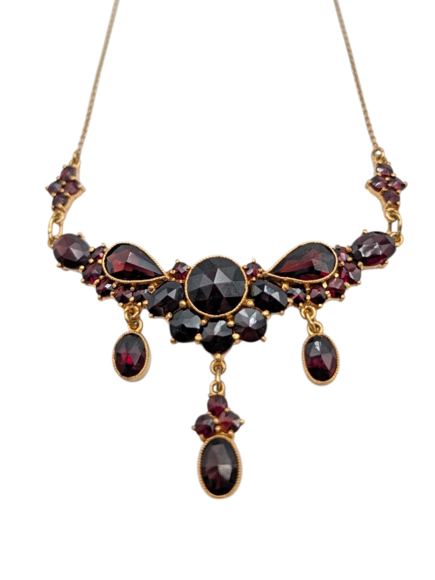 Necklace 18k Yellow Gold w/ Garnets