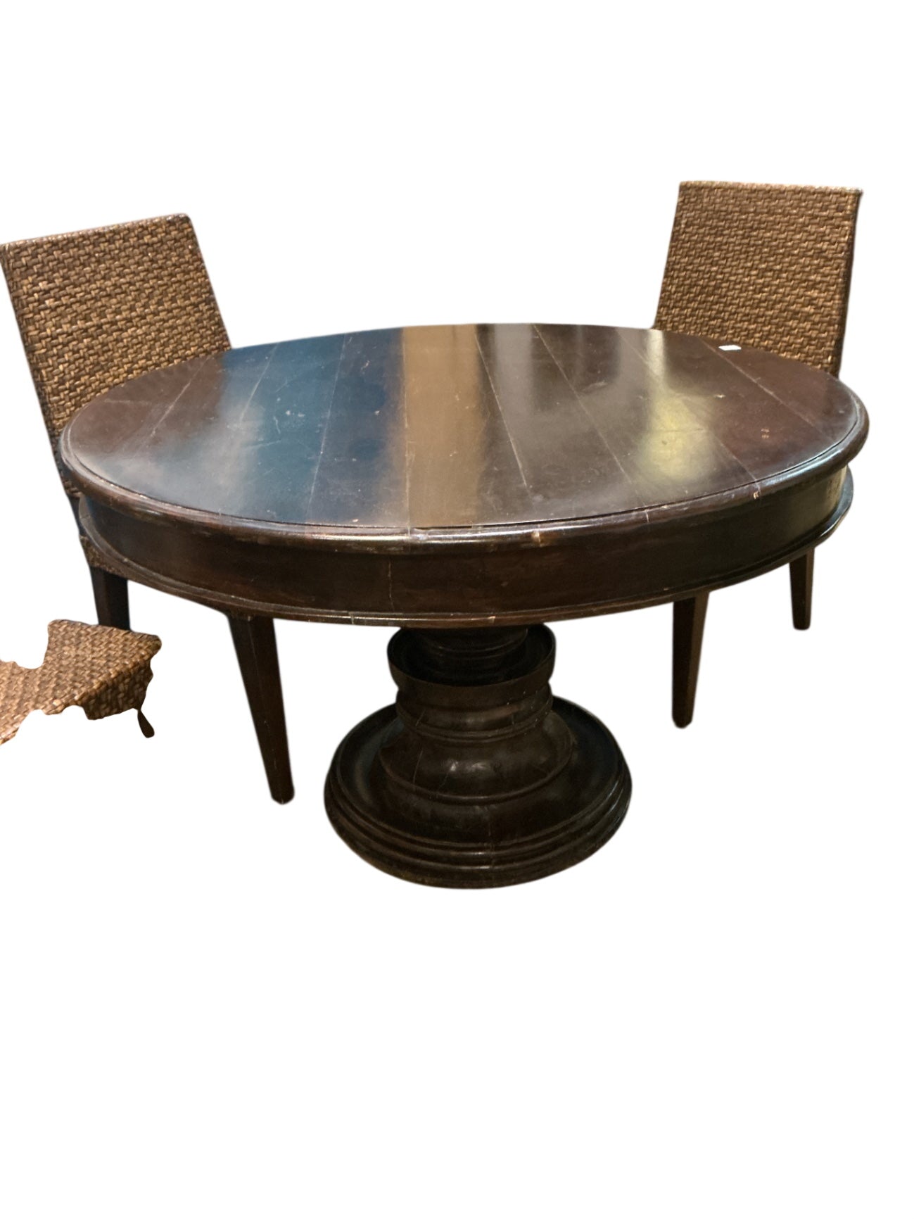 Round Oak 48" Round Pedestal Dining Table