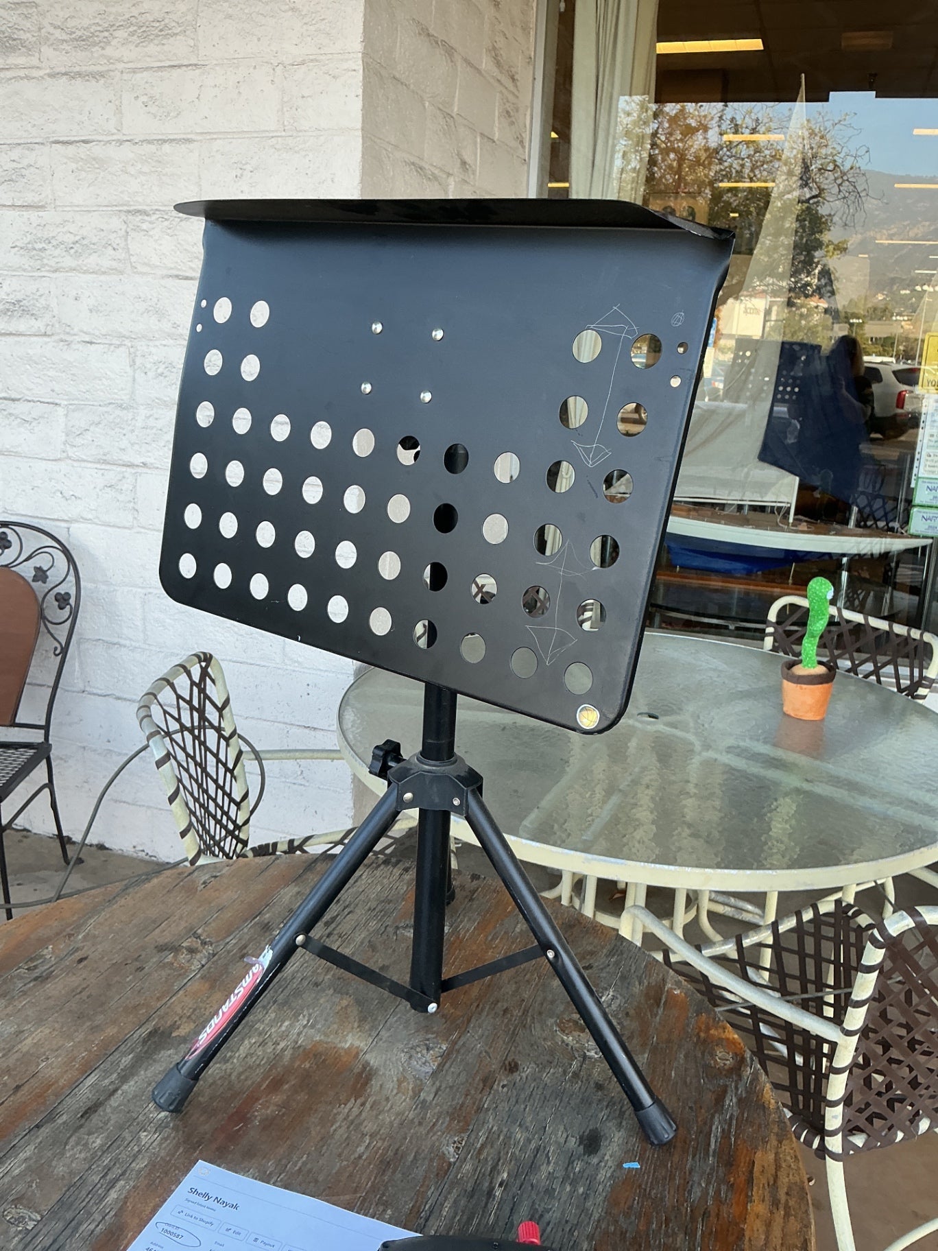 Music stand