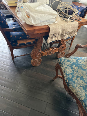 Dining table and four chairs 