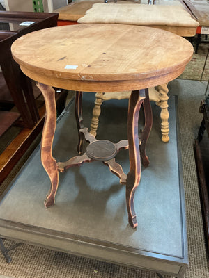 Victorian Round Side Table 25x29