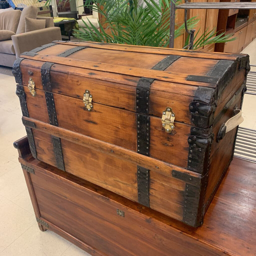 Antique Humpback Chest 32x20x21