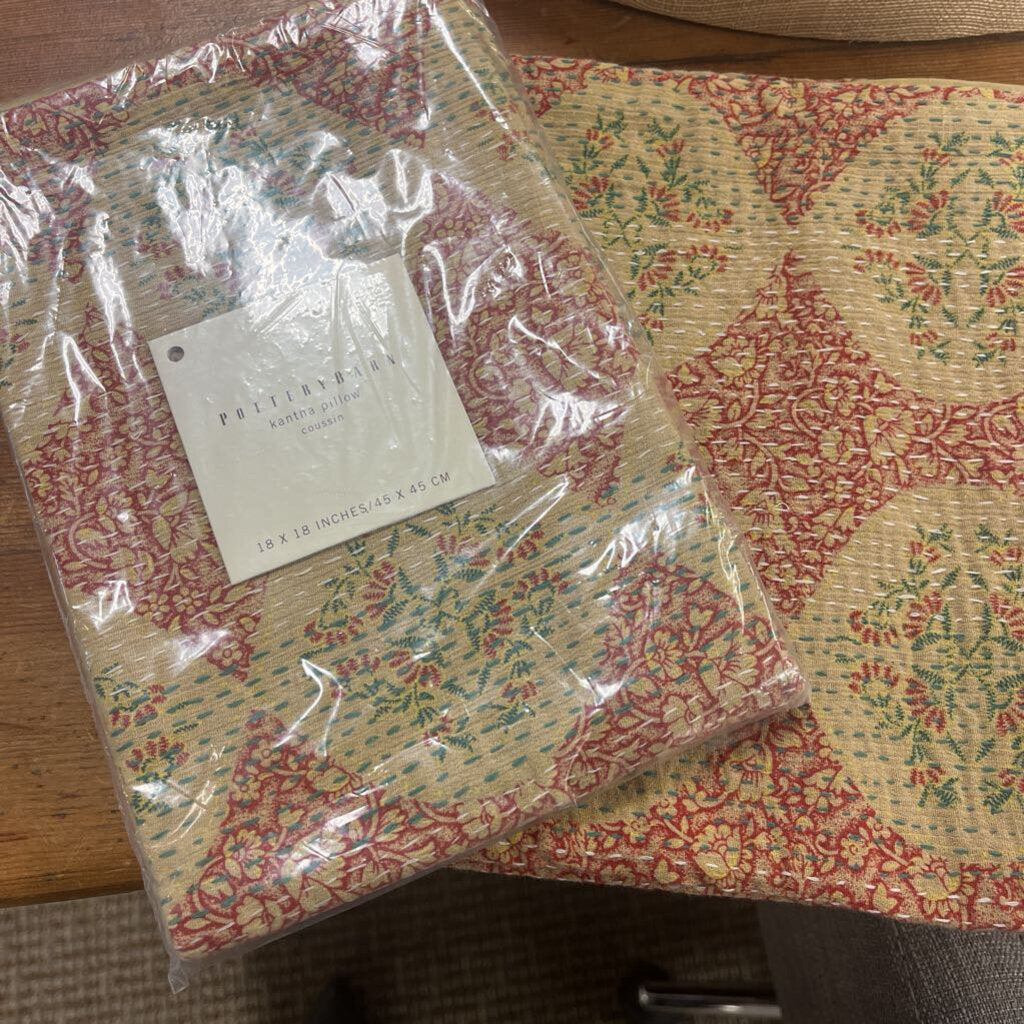Pottery Barn Kantha Pillow Coussin Pair