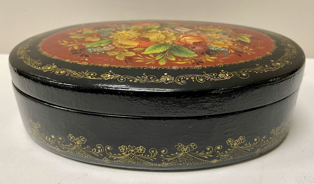 Russian 1970's Oval Lacquered Box w/ Floral Motif