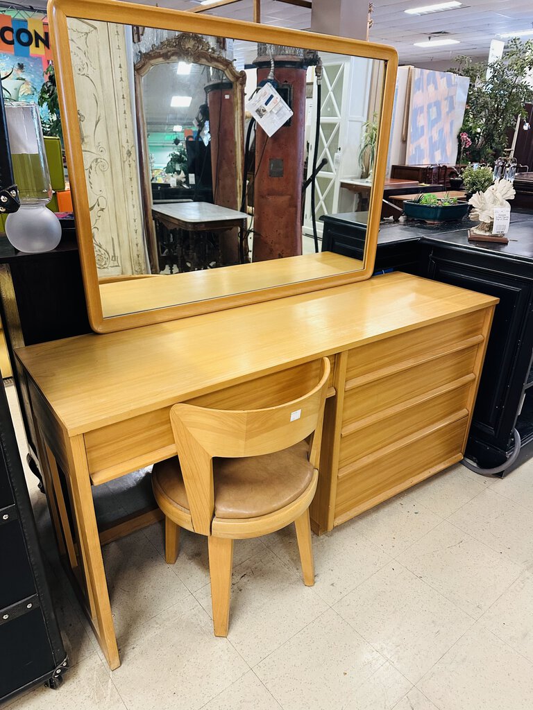 Wormley Drexel Vanity Dresser With Mirror & Chair (62x19x30 Mirror 46x32)