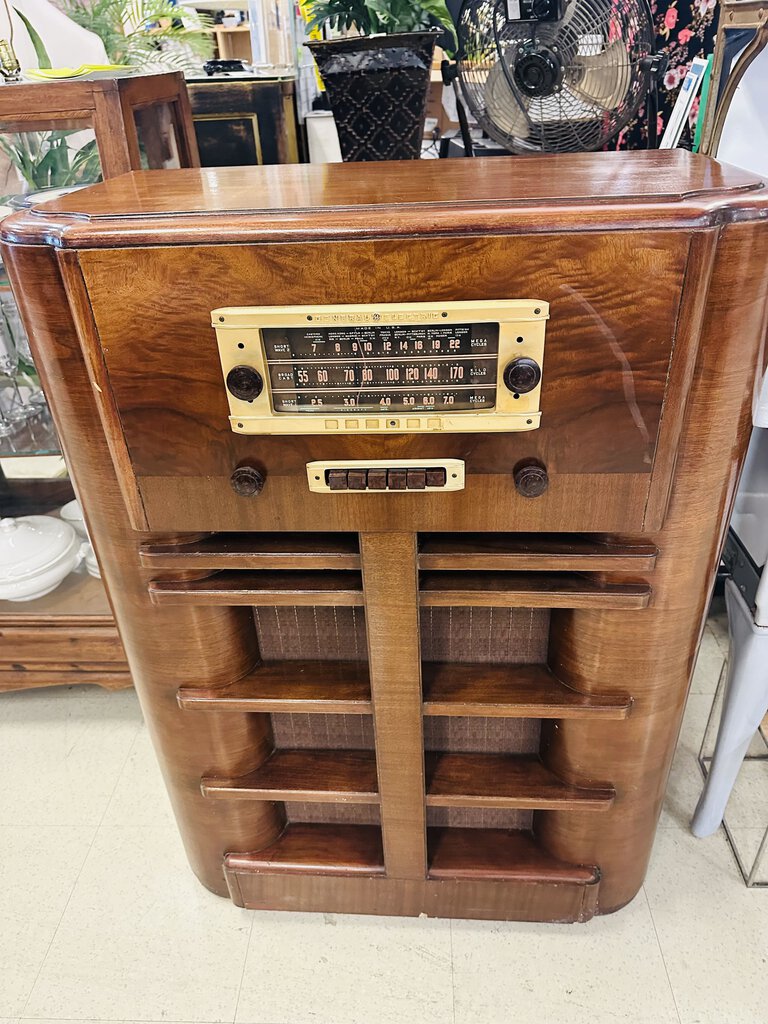 Vintage General Electric Console Radio 29x15x40