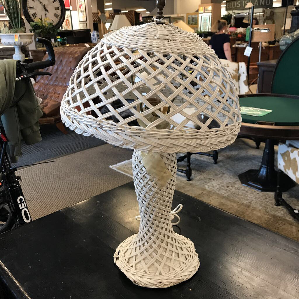 White Wicker Table Lamp