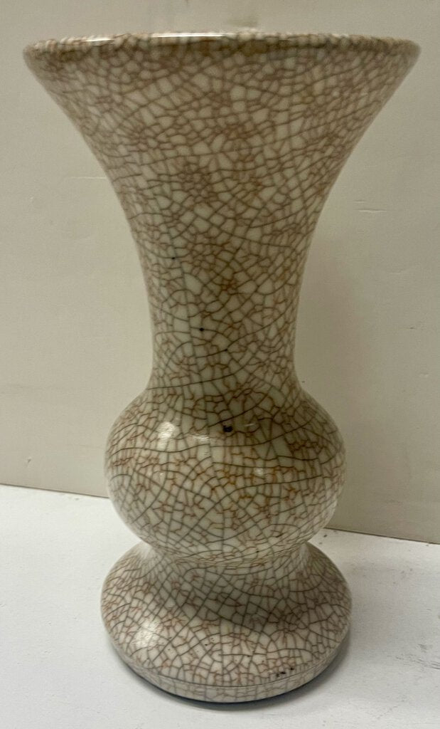 Chinese Traditional Style Red Crackle Vase