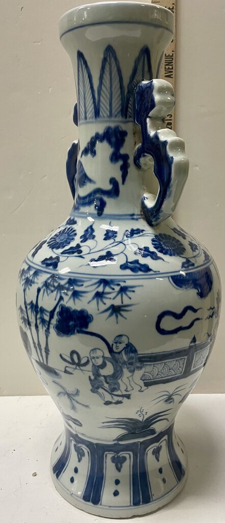 Chinese Blue White Porcelain Women Musicians Motif Handled Vase