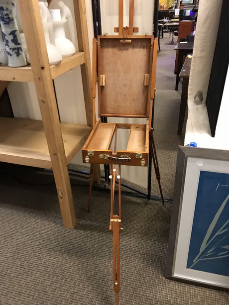 Folding Wooden Artist Easel (Missing Wingnut)