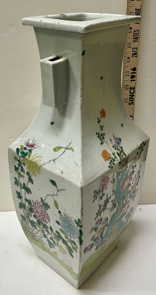 Chinese White Familie Rose Porcelain Square Vase