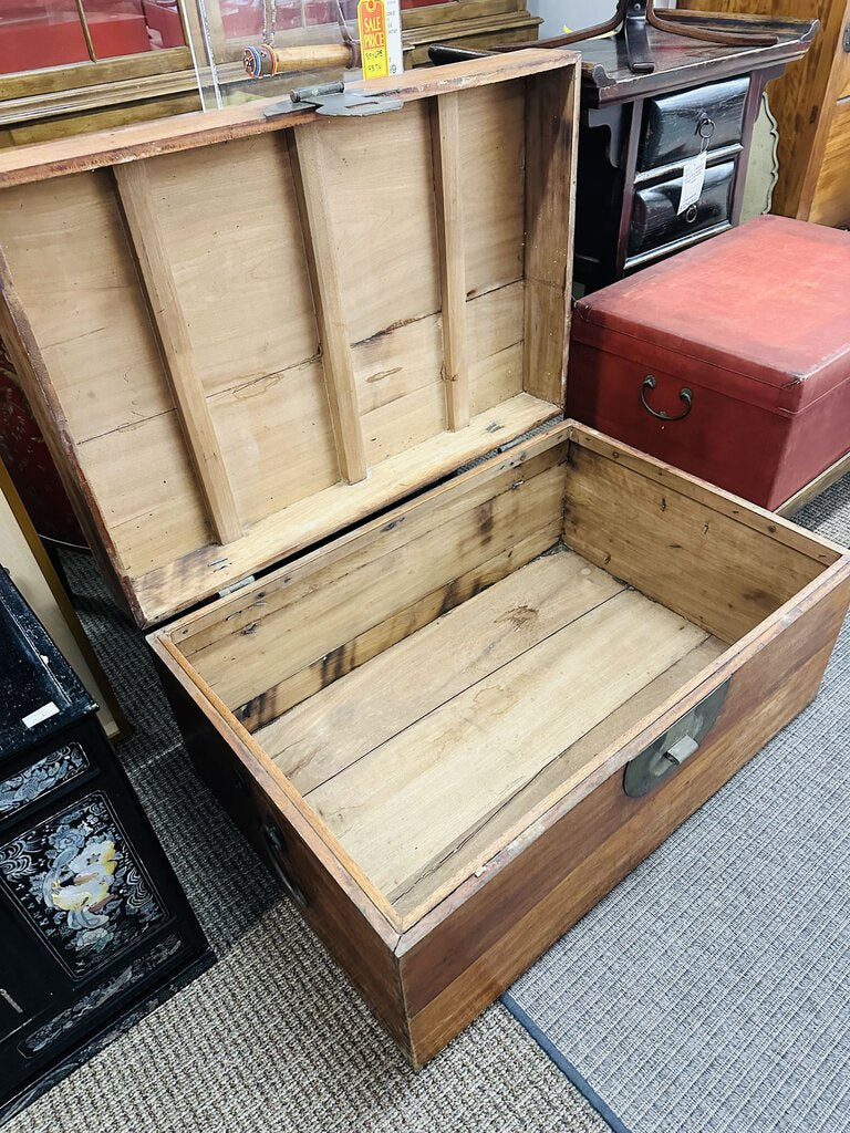 Chinese Cedar Chest 24.5x37x18