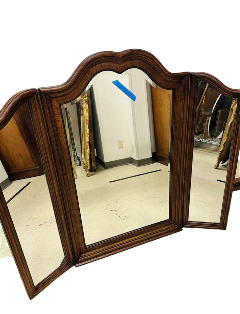 Tri- Fold Dresser Mirror 53x46