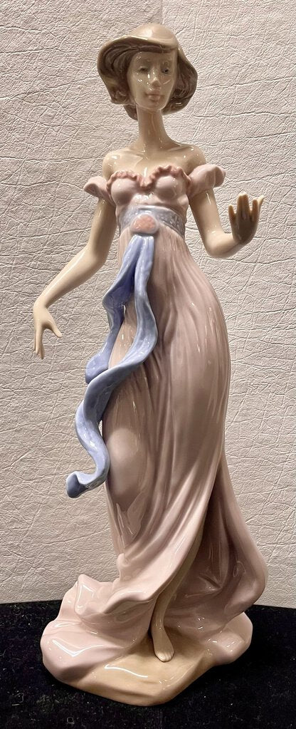 Lladro Spring Flirtation Figurine #6365 Missing Bouquet