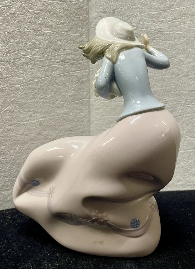 Lladro Blustery Day Figurine #5588 Chipped Fingers