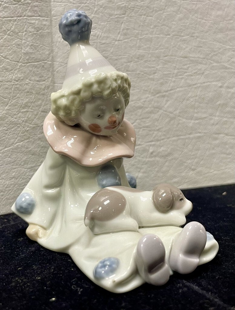 Lladro Clown Pierrot with Puppy Figurine #5277 Mint