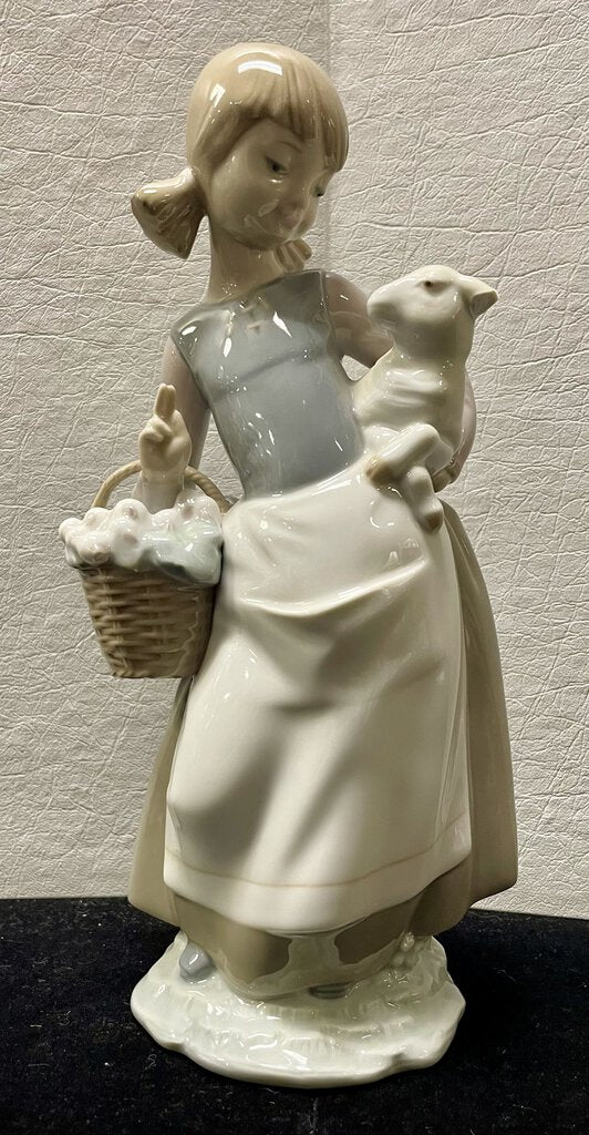 Lladro Girl with Lamb Figurine #4835 (Chipped Lambs Ear)