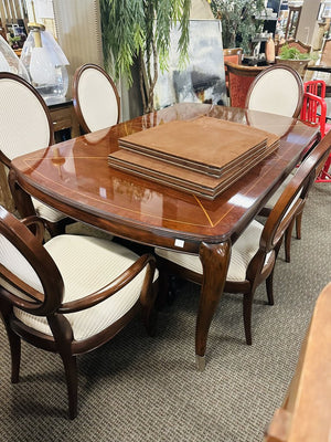 Thomasville Dining Set (table +6 chairs+2 Leaves + pads)