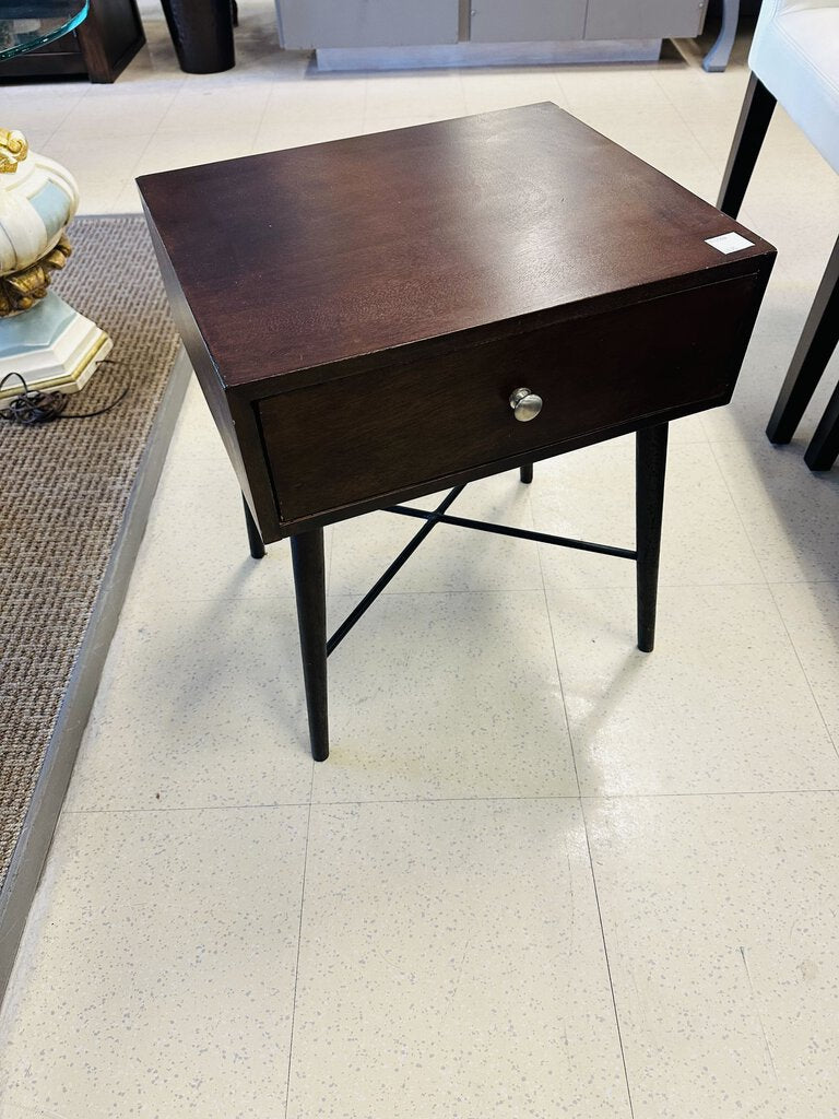 Mid Century Nightstand 15x18x21