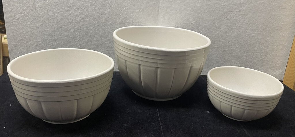 RRP Roseville Ohio Pottery Nested Beige Ribbed Bowls 8",10", 12" Set of 3