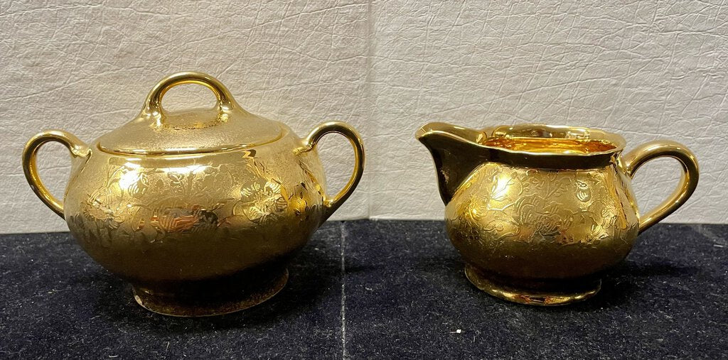 Stouffer China Gilt Lidded Sugar Bowl and Creamer Set (2 Pcs)