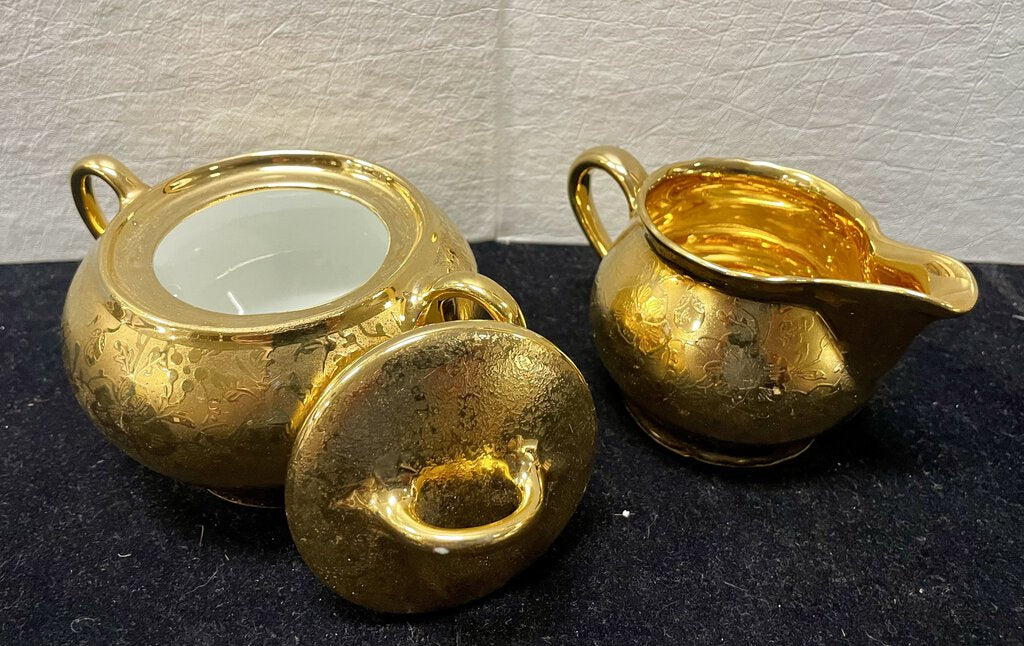 Stouffer China Gilt Lidded Sugar Bowl and Creamer Set (2 Pcs)