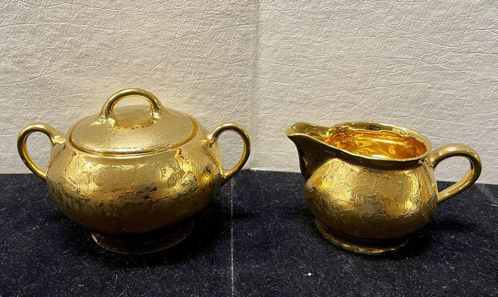 Stouffer China Gilt Lidded Sugar Bowl and Creamer Set (2 Pcs)