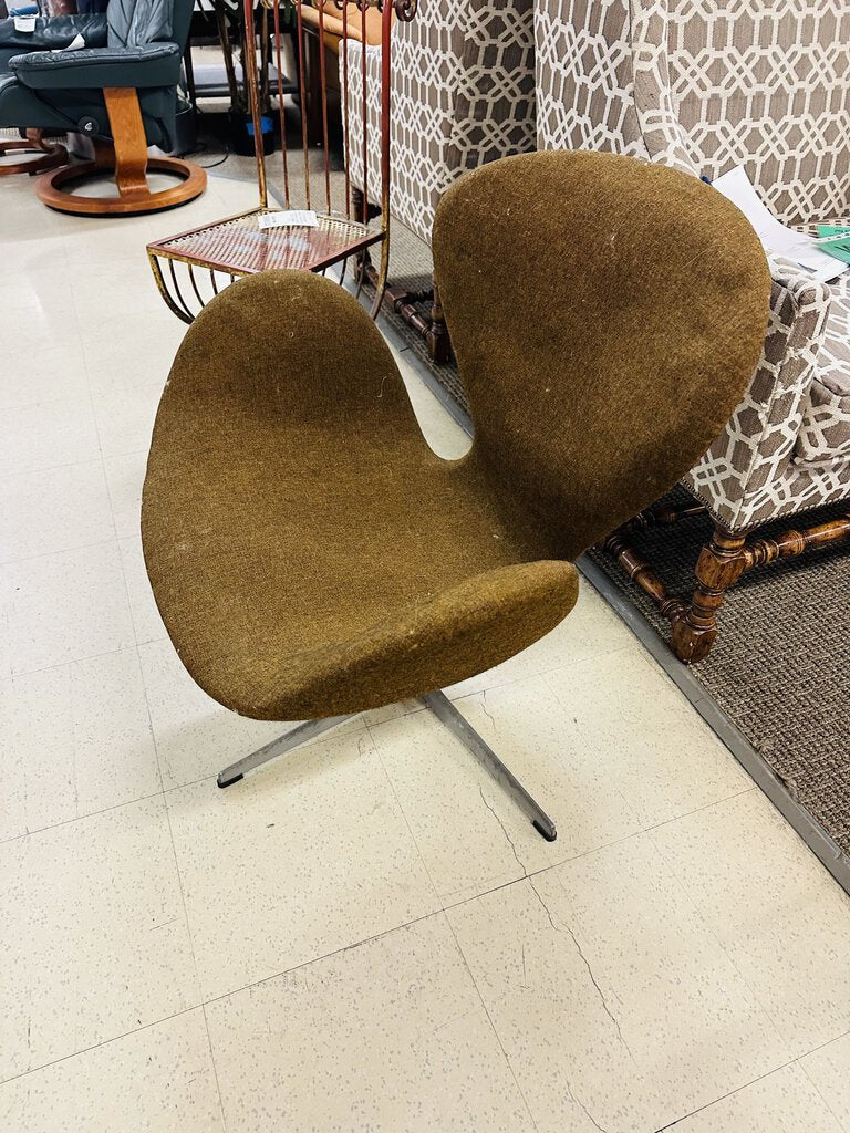 Fritz Hansen Swivel Swan Chair