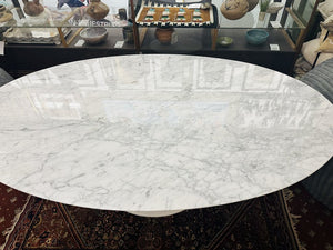 Saarinen Oval Tulip Dining Table MSRP $3000 MSRP $300047x78x29