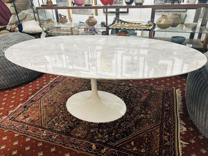 Saarinen Oval Tulip Dining Table MSRP $3000 MSRP $300047x78x29