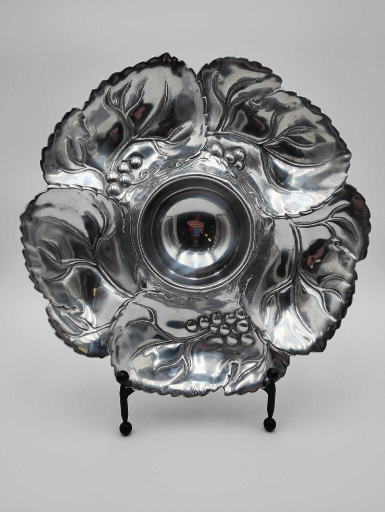 Arthur Court Grapeleaf Motif Chip N Dip