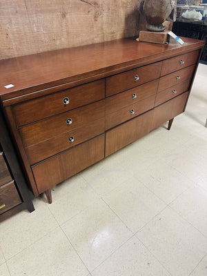 Bassett Trimline Walnut Dresser 17.5 x 58 x 31