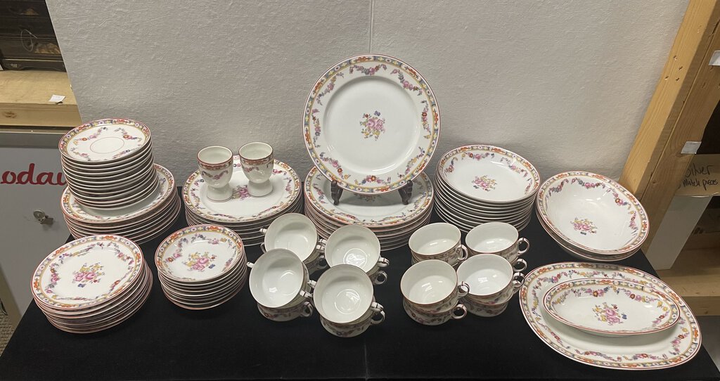 Minton Rose Style H and C Heinrich Porcelain Dinner Set (86 Pcs)