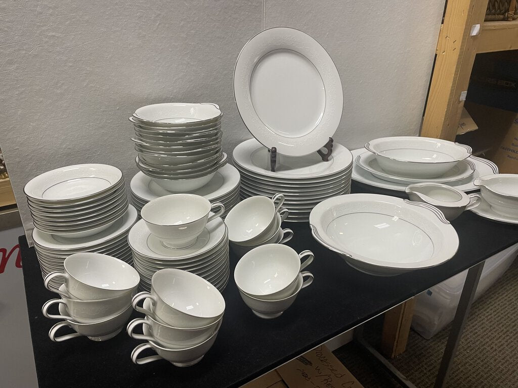 Noritake Whitehall China Dinnerware Set (86 Pcs)