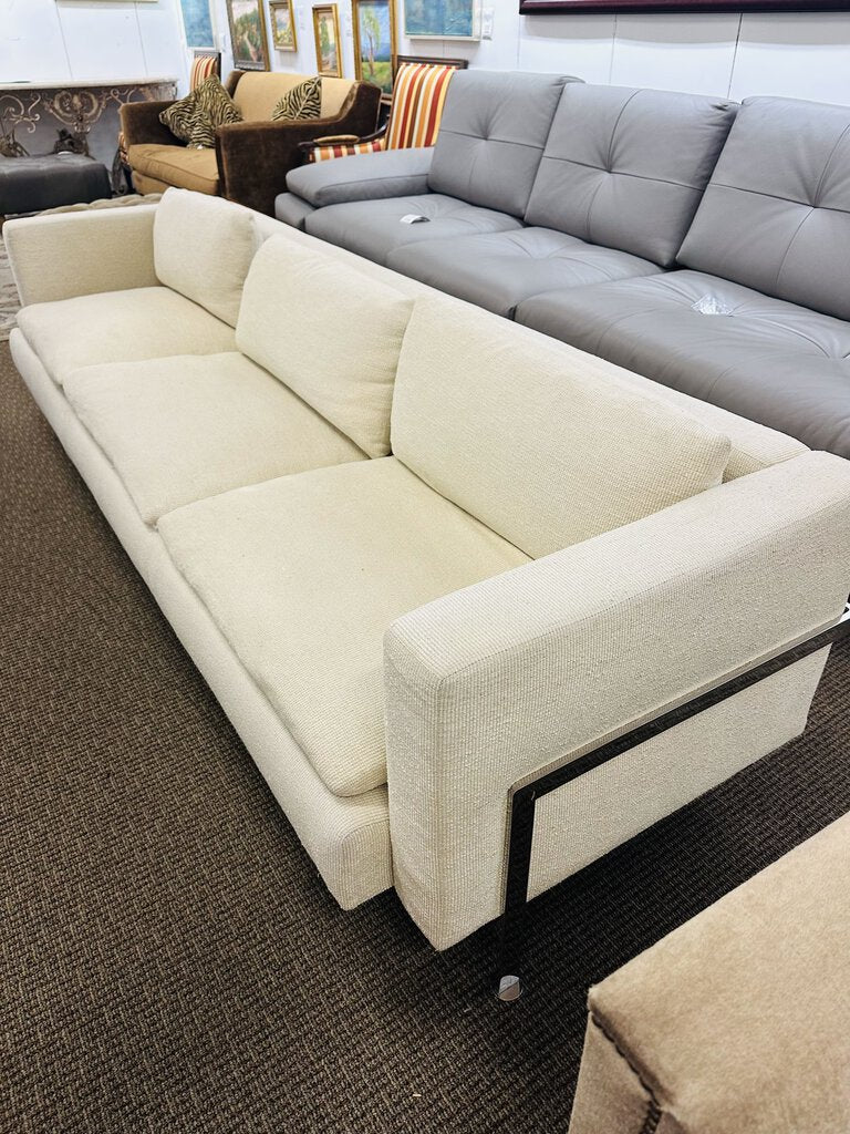 Magni Sofa 108" W.