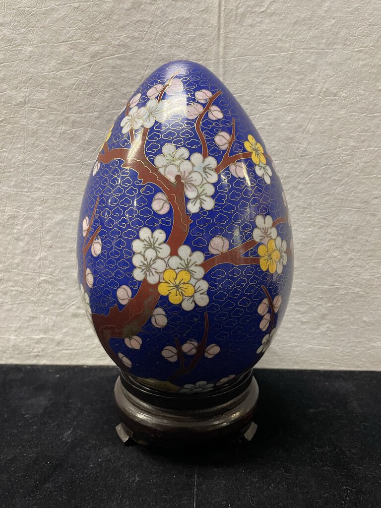 Vintage East Asian Blue Floral Cloisonne Brass Egg on Lacquered Stand