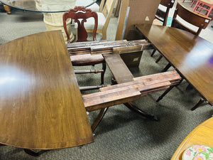 Regency Style Extendable Dining Table + 4 Chairs + 2 Leaves