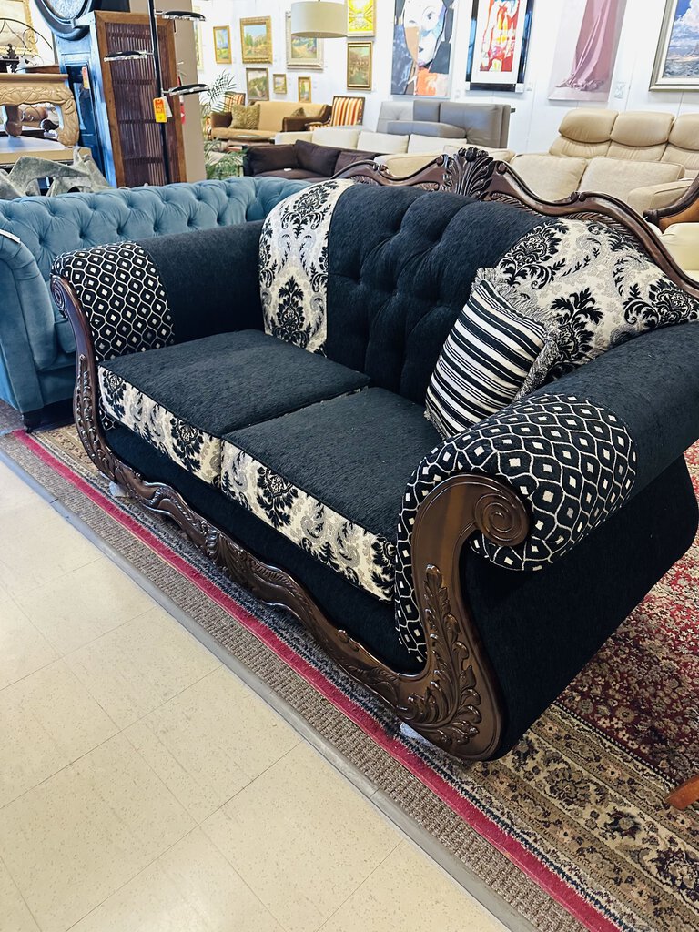 Ronja Black Loveseat