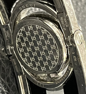 GUCCI 112 Twirl Black Bangle Watch