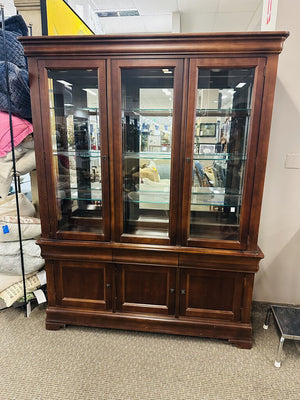 China Cabinet With Built In Lighting 65x18x84