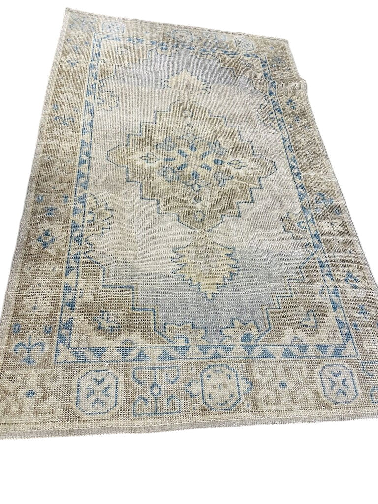 Pottery Barn Finn Rug, Blue/Tan, 5x8 MSRP $1100 by Miss Daisy's Consignment & Auction House