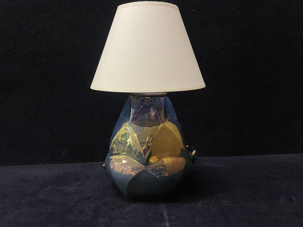 English Facetted Dichromatic Metallic Glaze Ceramic Table Lamp (Euro Standard Plug)