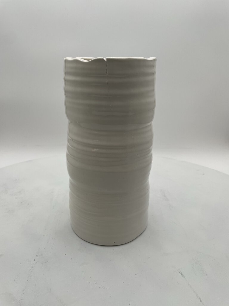 Pfaltzgraff USA Ribbed White Ceramic Vase 10"