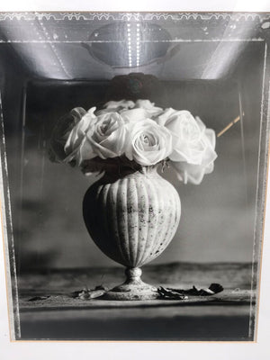 Z Gallerie Black/White Roses in Round Vase Photo Print