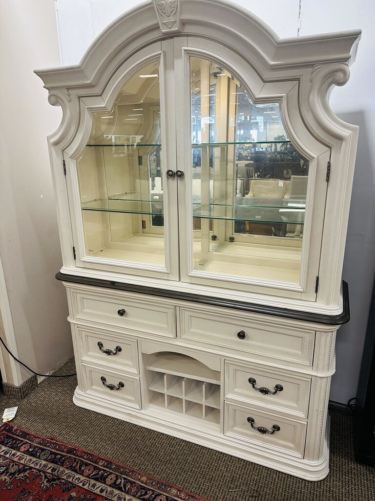 Avalon Buffet With Hutch 19x69x89